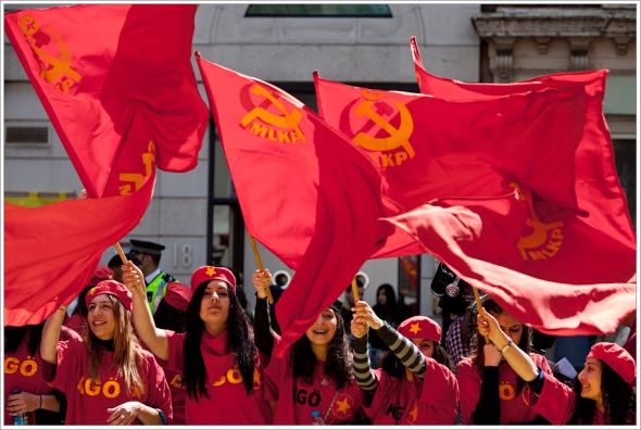Лондонский Первомай — красные флаги и портреты Сталина. Фоторепортаж.