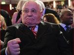 Миша Горбачев, нобелевский лауреат, зацелованный в лысину демократами всего мира